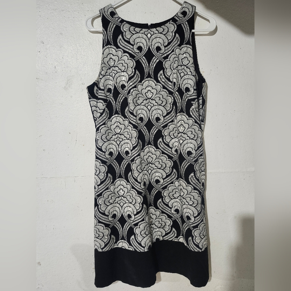 Maggy London Black White Embroidered Damask Floral Shift Dress Pockets Size 10‎